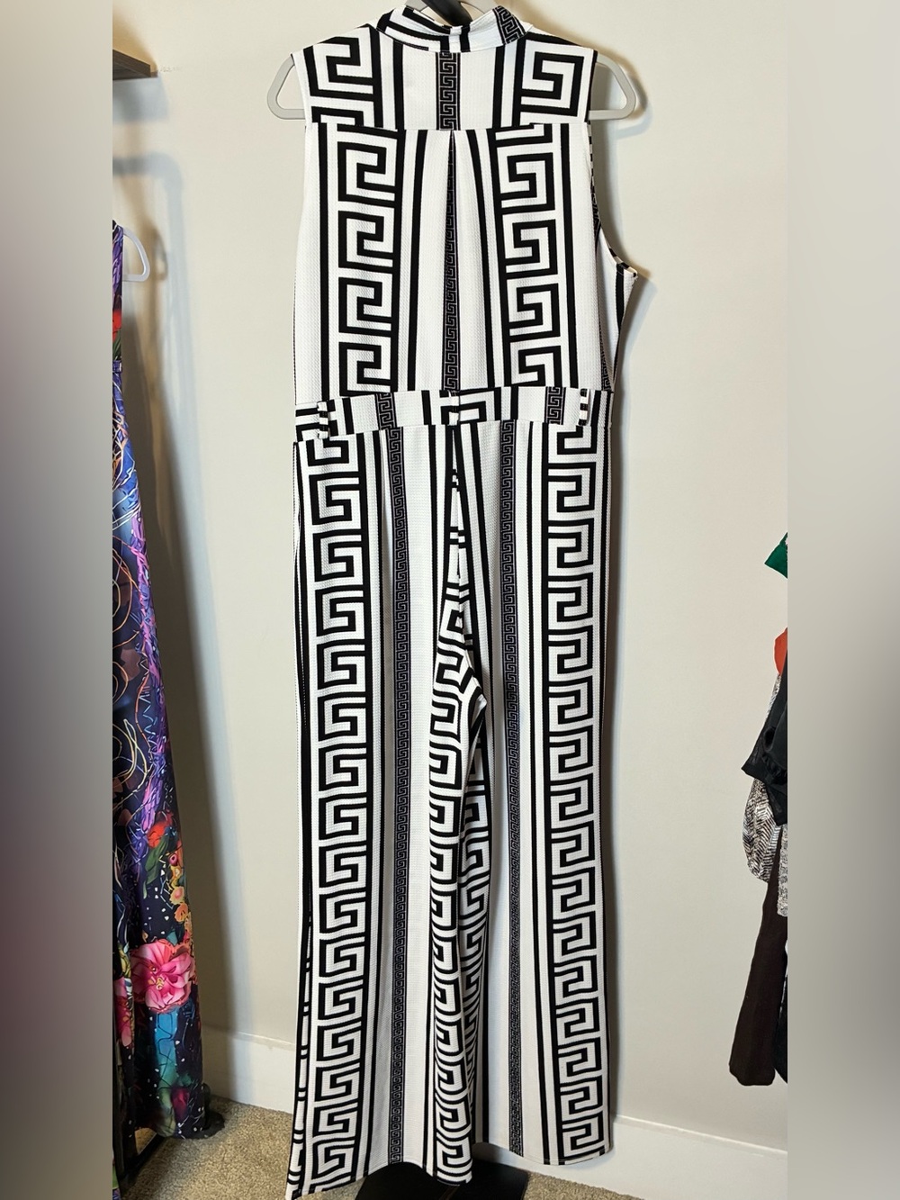 Sleeveless Black & White Geometric Wide-Leg Jumpsuit Stretchy XXXL - Picture 4 of 6